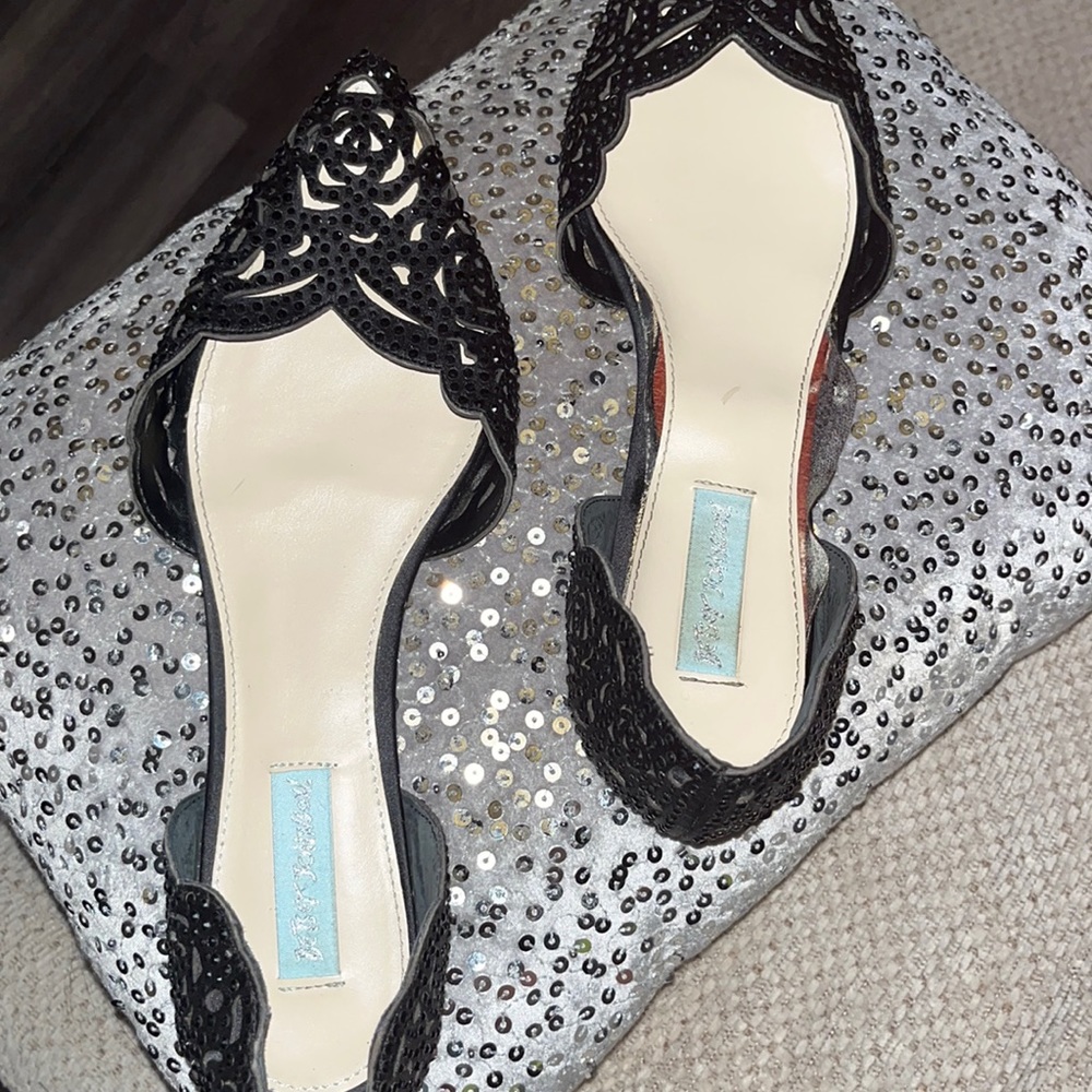 Betsy Johnson pointy Rhinestone Slippin 9